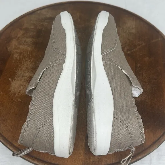 Vionic Beach Shoes Wm 7 Wide Malibu Beige Denim Tan Neutral Slip On Sneakers