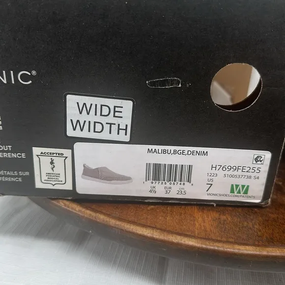 Vionic Beach Shoes Wm 7 Wide Malibu Beige Denim Tan Neutral Slip On Sneakers