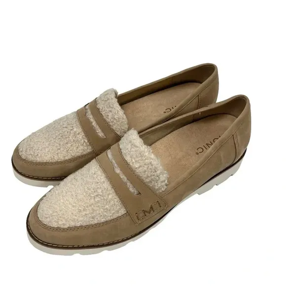 Vionic Cheryl Tan Sherpa Suede Nubbuck Loafer shoe Neutral Beige Tan Size 10 NEW