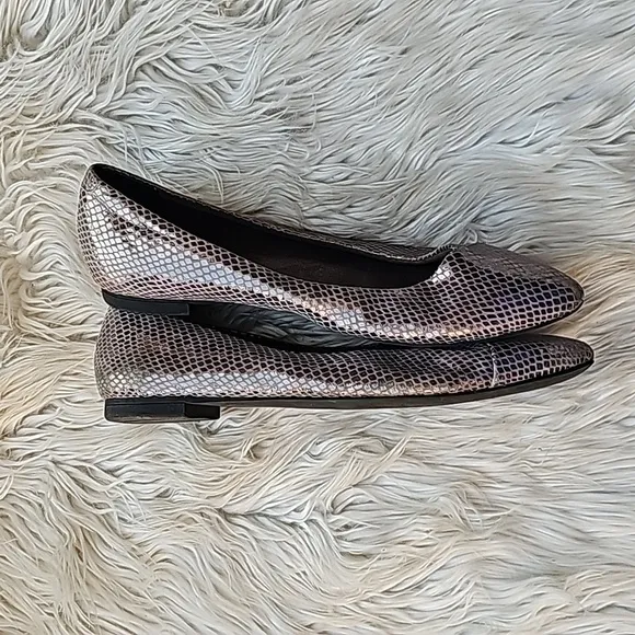 Vionic Womens Gem Caballo Gunmetal Snake Ballet Flats Size 8