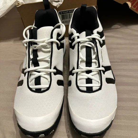 Wilson White and Black Tennis Athletic Shoes with Modern Design