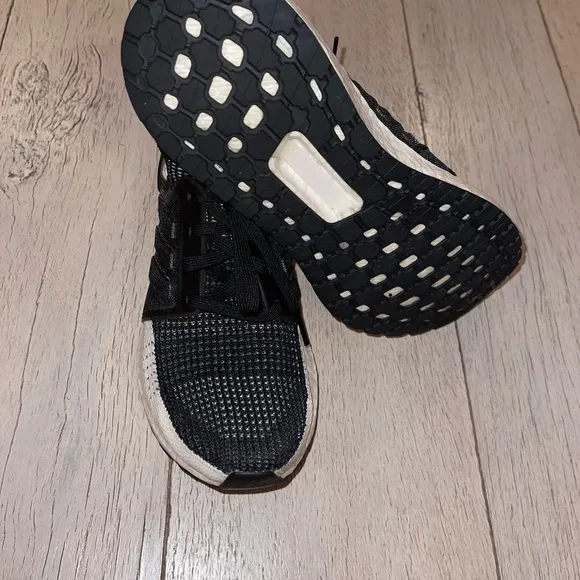 Women’s Adidas Ultraboost black size 8 1/2