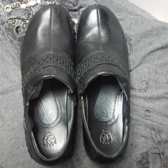 Women's Ariat black leather shoes size 11