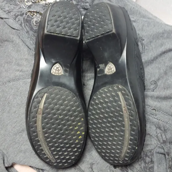 Women's Ariat black leather shoes size 11