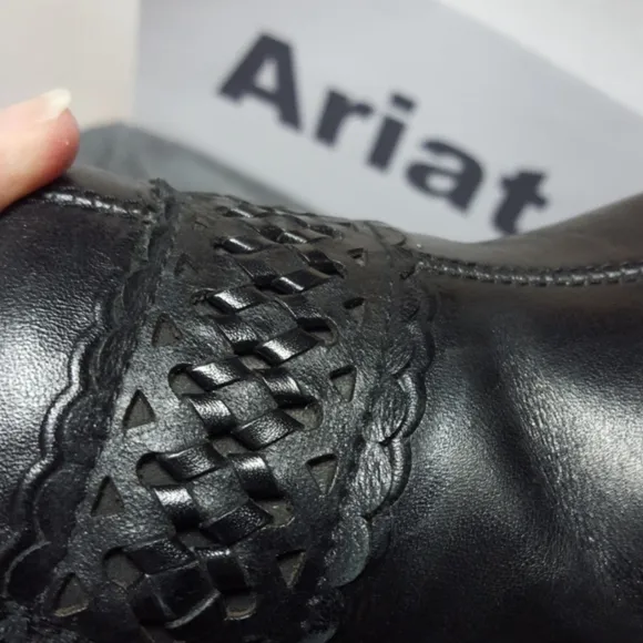 Women's Ariat black leather shoes size 11