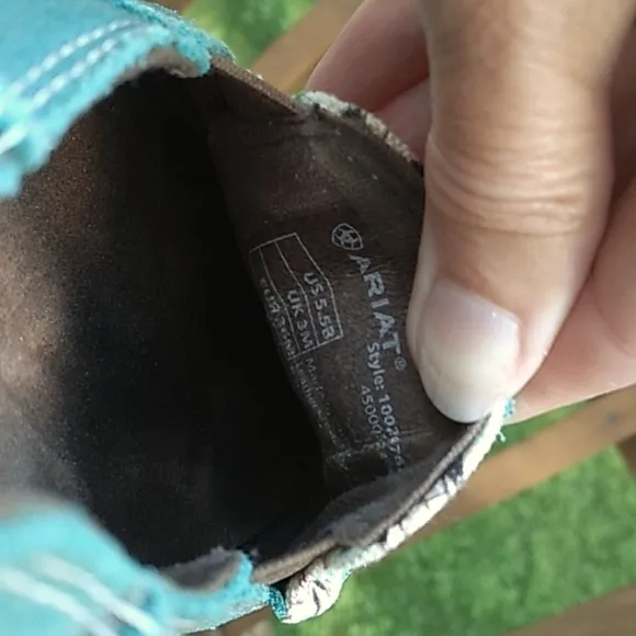 Women's Ariat Cruisers Teal cow skull shoes size  💥 6.5 *** 💥