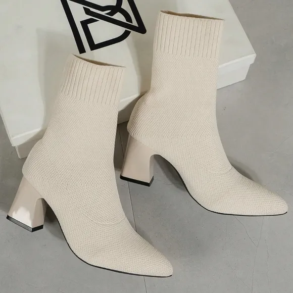 Women's Casual Pointed Toe Western Embroidery Winter Fashion Boots With Sweater