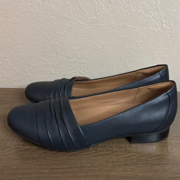 Women’s Clarks Unstructured Un Blush Vibe Ballet Flat, Size 11M, Navy Blue