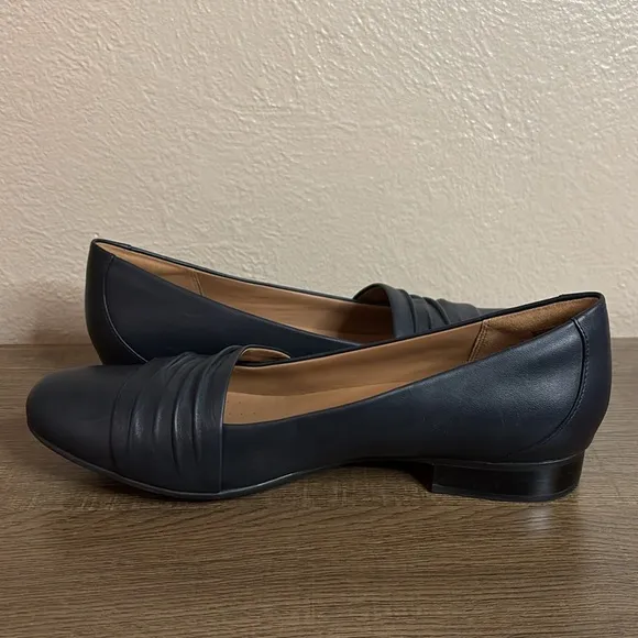 Women’s Clarks Unstructured Un Blush Vibe Ballet Flat, Size 11M, Navy Blue