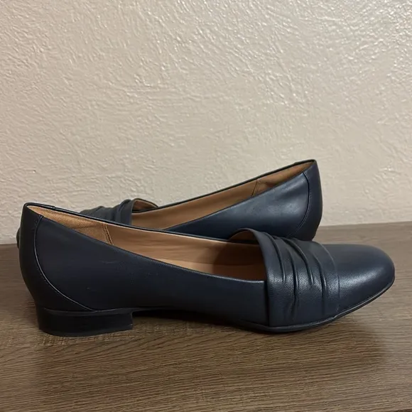 Women’s Clarks Unstructured Un Blush Vibe Ballet Flat, Size 11M, Navy Blue