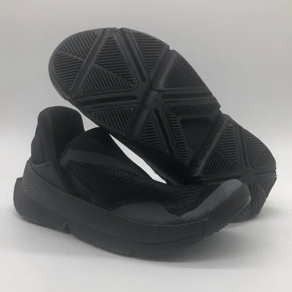 Womens Go Flyease All Black DR5540-006 NWOB