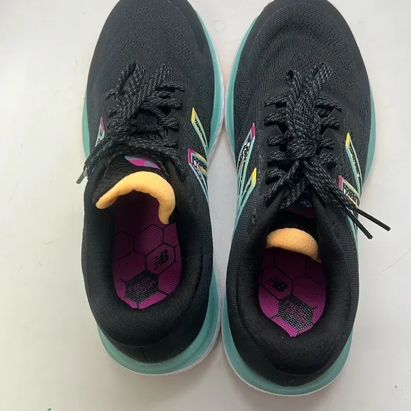 Women’s New Balance Fresh Foam 680 V7 Running Shoes Size 6 Black/Teal New in Box