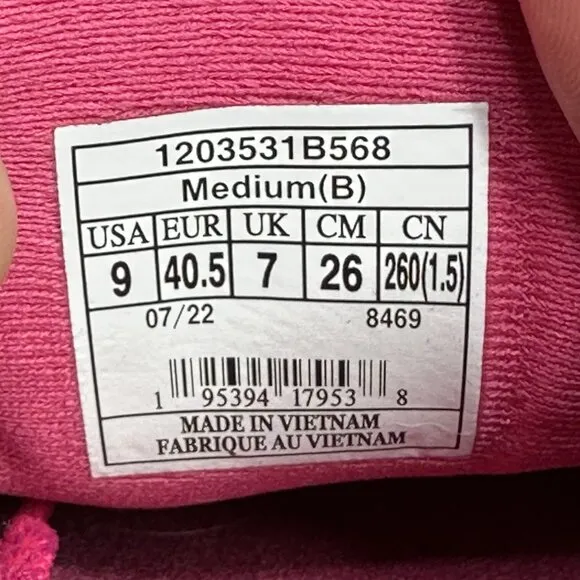 Womens Size 9 (B) Shoes Brooks Adrenaline GTS 22 Shoes Magenta/Raspberry Running