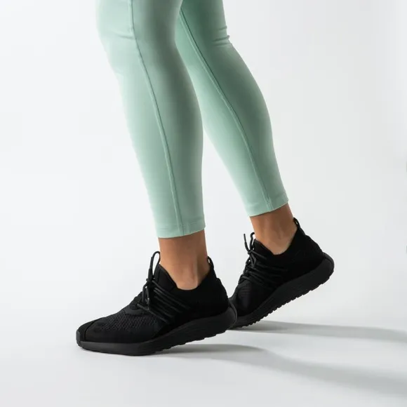 Women's Trainer AD 1Carbon Black