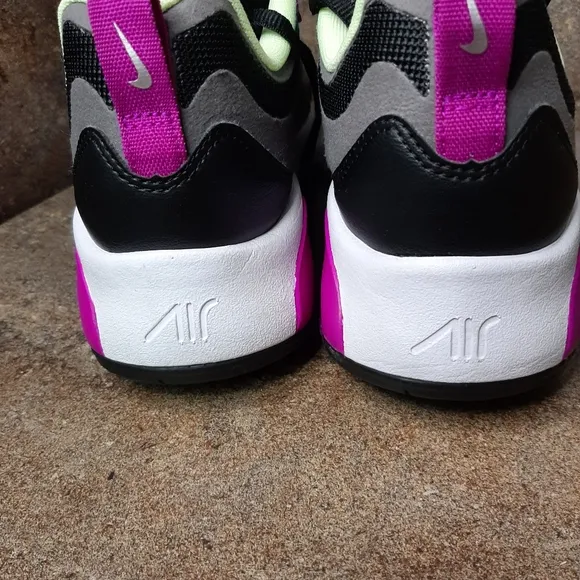 Youth Nike Air Max 200 (GS) Sz 4 1/2Y