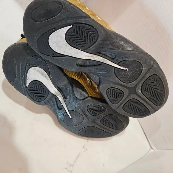 Youth/Young Men Nike Shoes Size 6.5Y